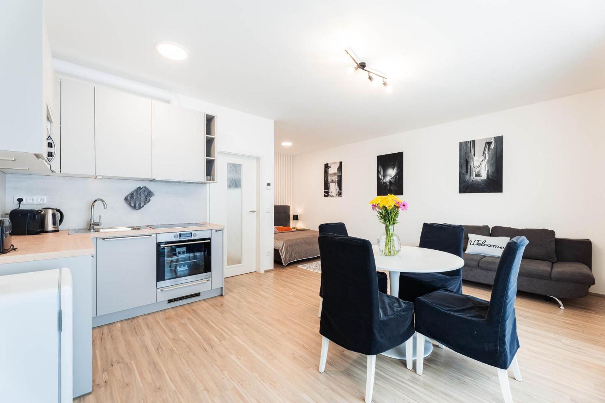 Silvie Apartments - Wolkerova Olomouc Buitenkant foto